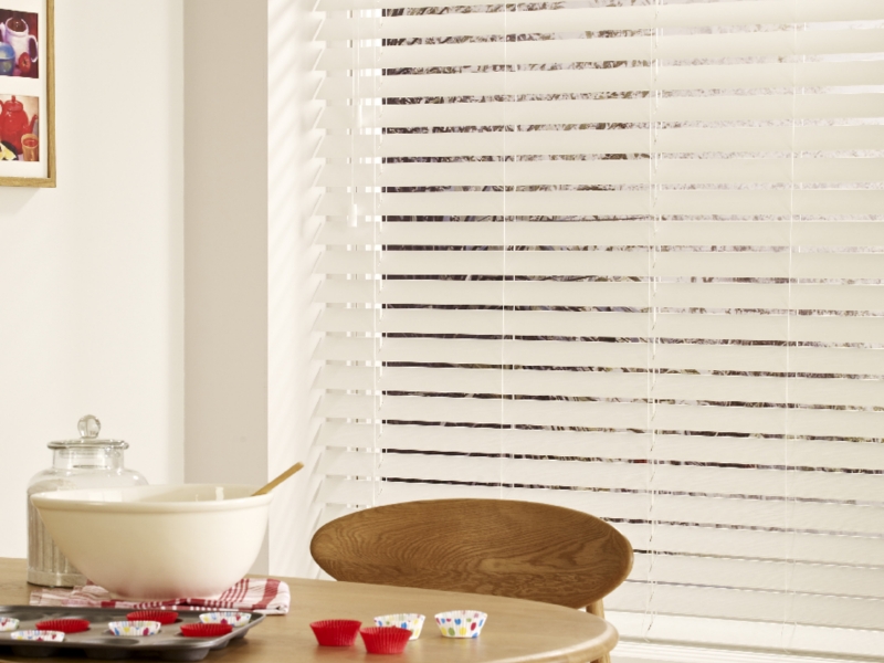 wood-venetian-blinds