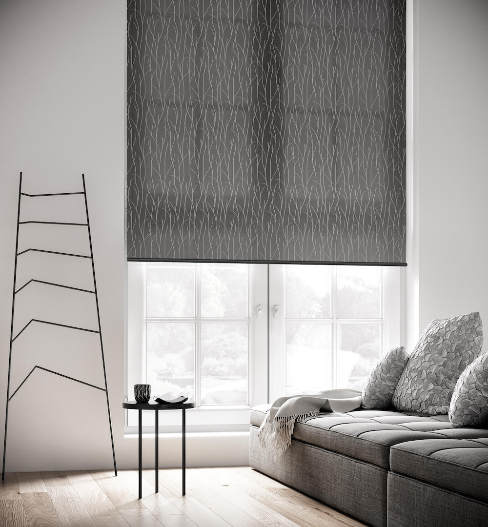 Black thermal roller blind