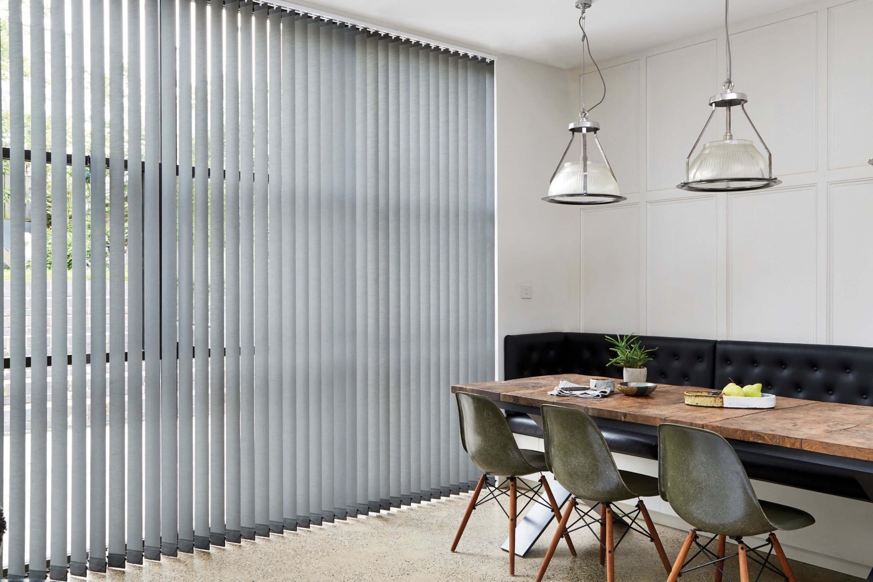 Electric vertical blinds