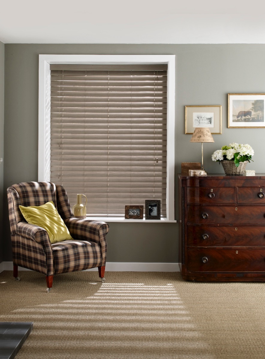 Venetian blinds for living rooms